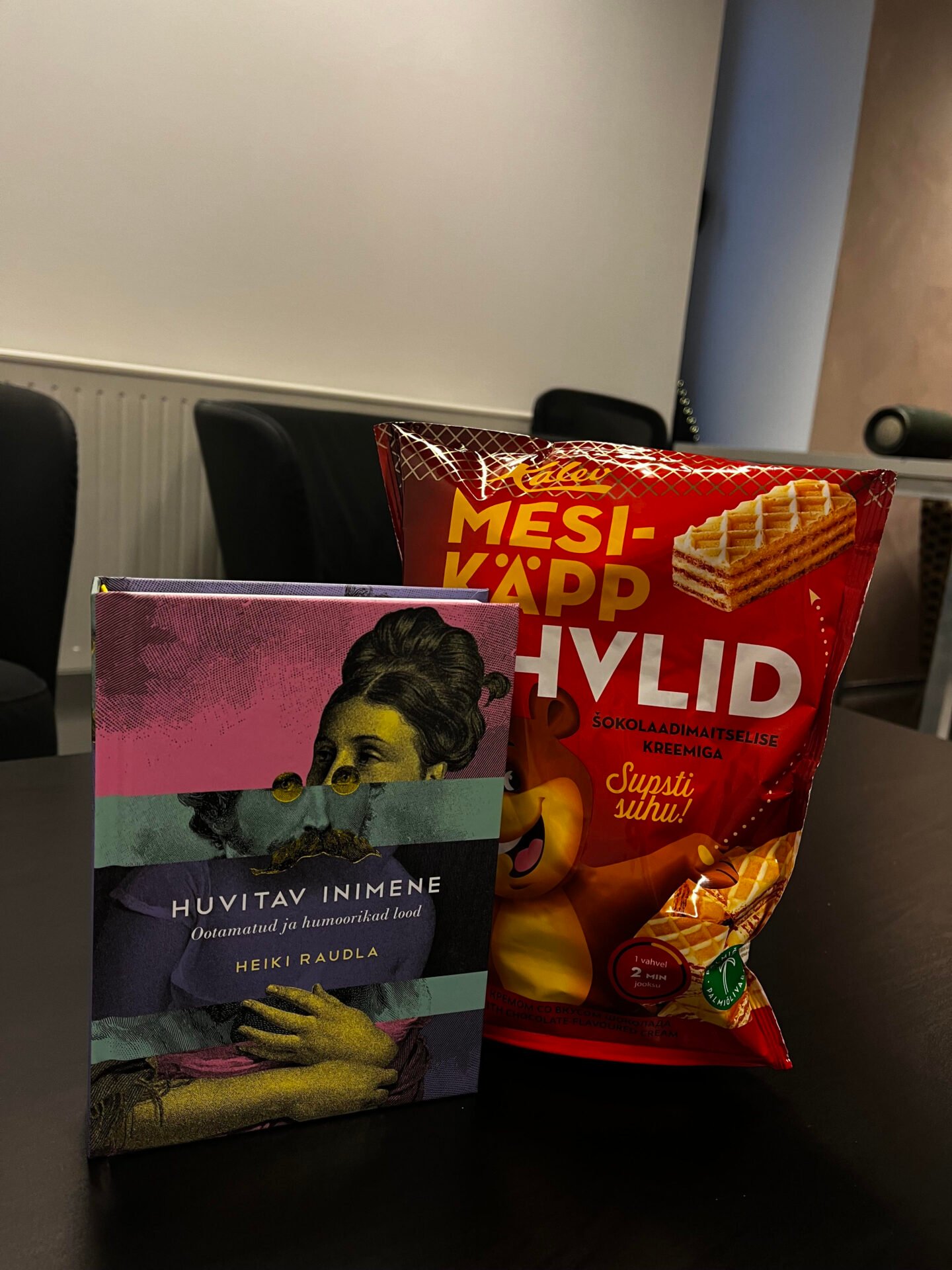 Eesti Raamatu Aasta 2025 raames toimub terve aasta kestev lugemisväljakutse “IGA NOOR LOEB!” – https://padlet.com/noorteinfo/2025. Novembri osales väljakutses 6